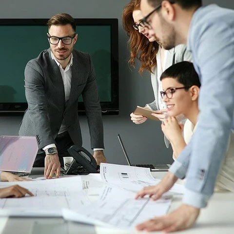 Attract The Right Clients <span class='mmwm-bg-yellow'>Effortlessly</span>